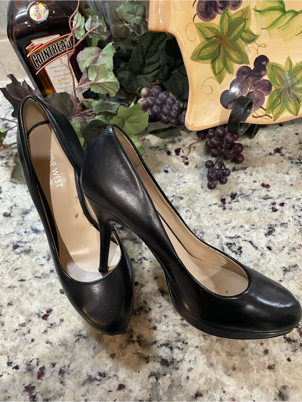 Nine West Black Leather wedge High-Heel 4” Pumps Barely worn ladies 7.5